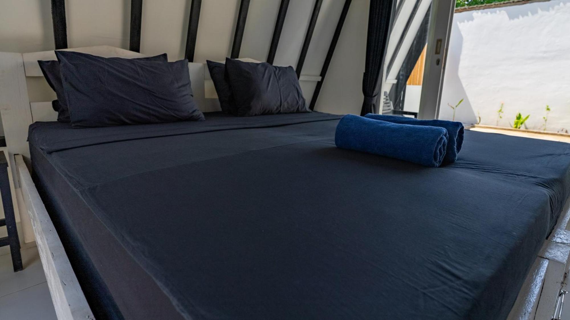 Resort Gili Trawangan - Bungalow With Private Pool Ngoại thất bức ảnh